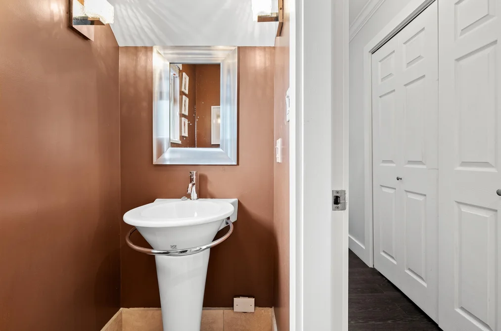 1050 E 10TH AVENUE, Vancouver BC V5T 2B5, Vancouver BC — Residential for Sale — Photo 16 of 32