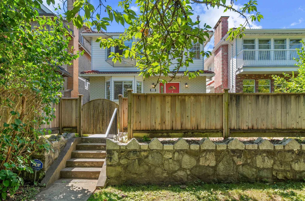 1050 E 10TH AVENUE, Vancouver BC V5T 2B5, Vancouver BC — Residential for Sale — Photo 5 of 32