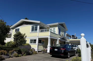 1050 Parker St, White Rock, BC - MLS: R3132321