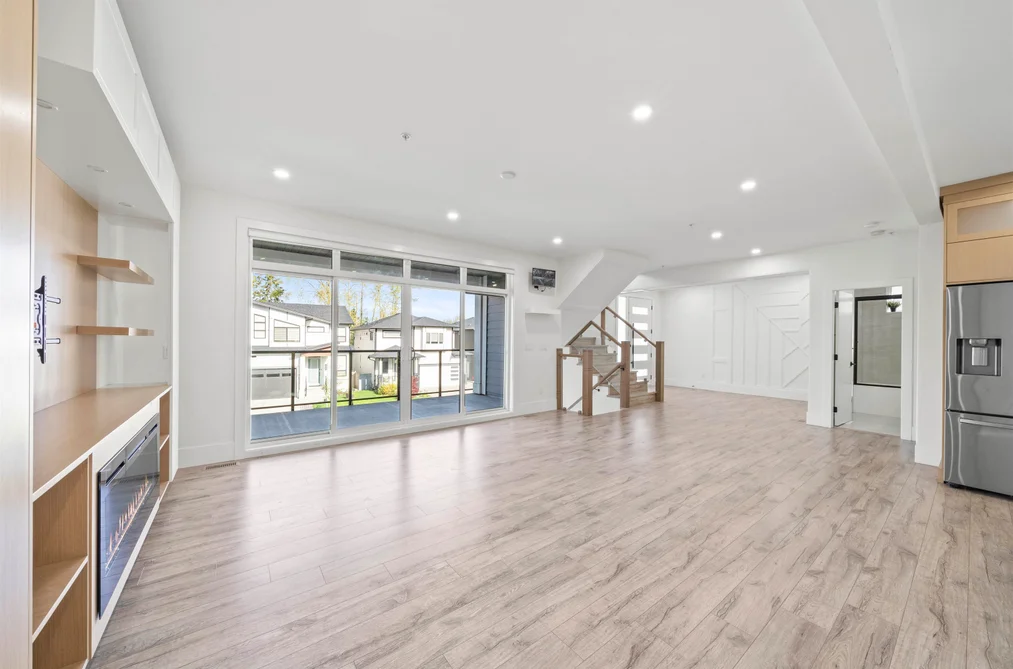 10500 MCVEETY STREET, Maple Ridge BC V2W 0K3, Maple Ridge BC — Residential for Sale - Photo 4