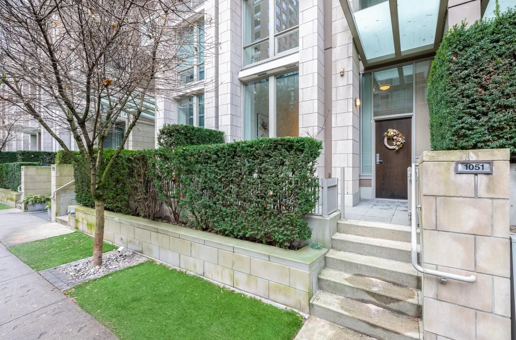 1051 RICHARDS STREET, Vancouver BC V6B 0C2, Vancouver BC — Residential for Sale - Photo 2