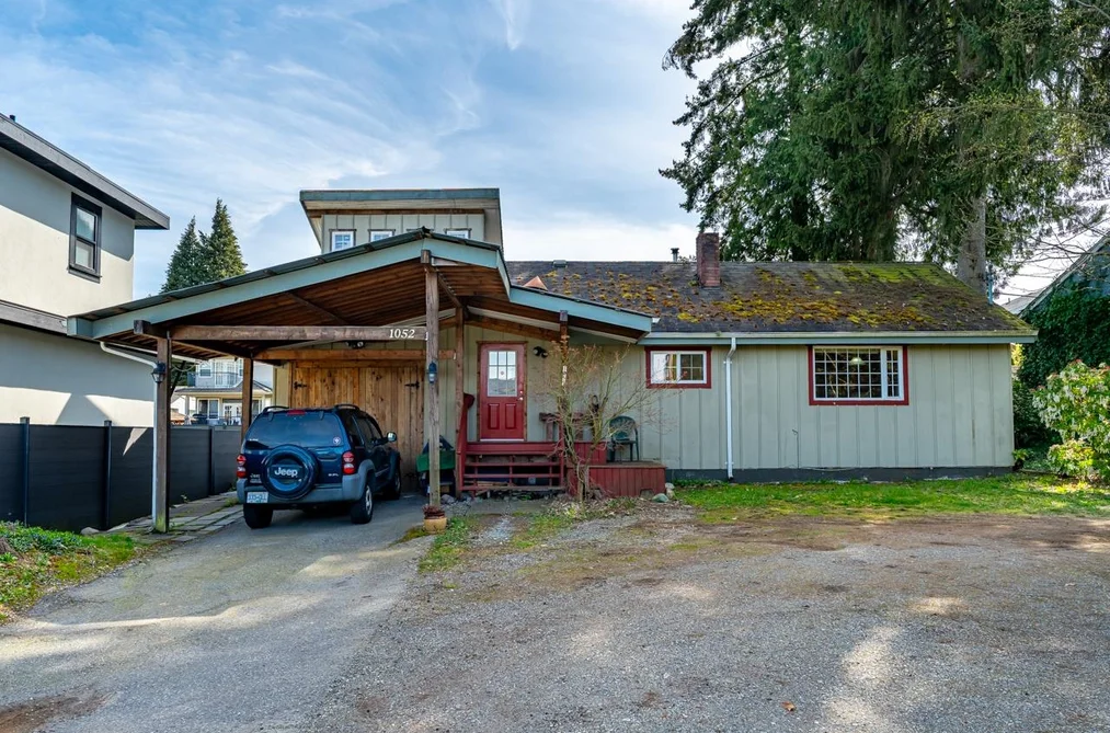 House for sale at 1052 Como Lake Avenue Coquitlam British Columbia - MLS: R3125604