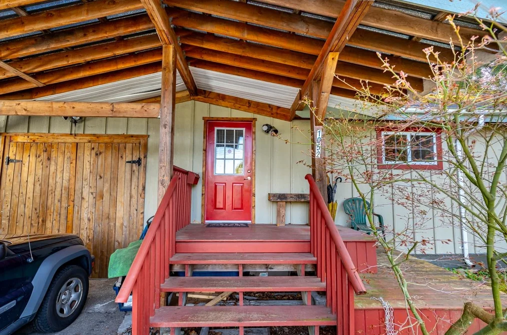 1052 COMO LAKE AVENUE, Coquitlam BC V3J 3N8, Coquitlam BC — Residential for Sale - Photo 2