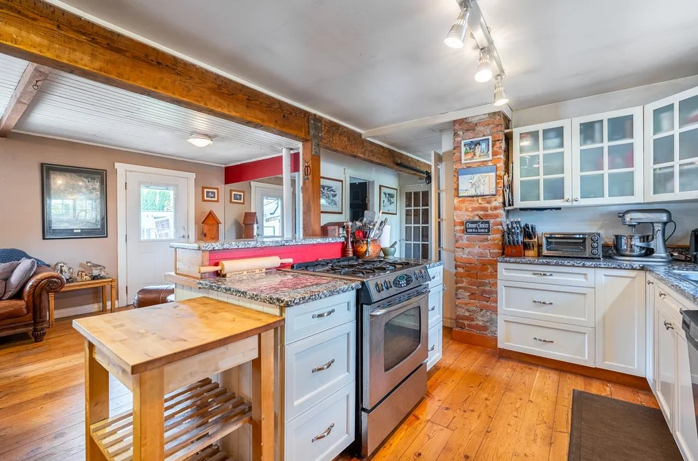 1052 COMO LAKE AVENUE, Coquitlam BC V3J 3N8, Coquitlam BC — Residential for Sale - Photo 5