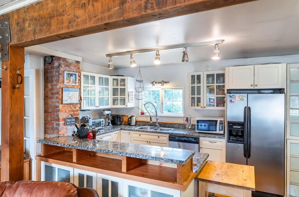 1052 COMO LAKE AVENUE, Coquitlam BC V3J 3N8, Coquitlam BC — Residential for Sale - Photo 6