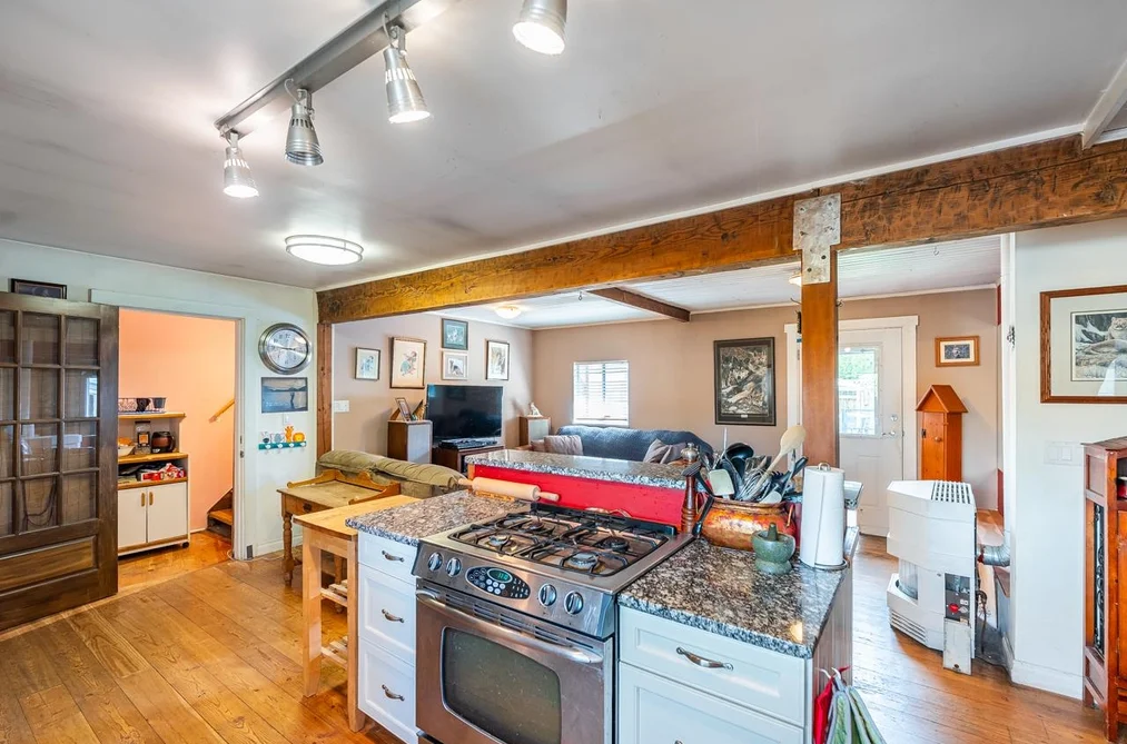 1052 COMO LAKE AVENUE, Coquitlam BC V3J 3N8, Coquitlam BC — Residential for Sale - Photo 7