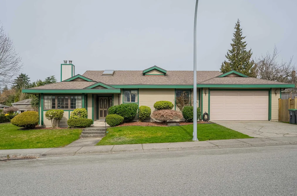 House for sale at 10523 Fraserglen Drive Surrey British Columbia - MLS: R3104098