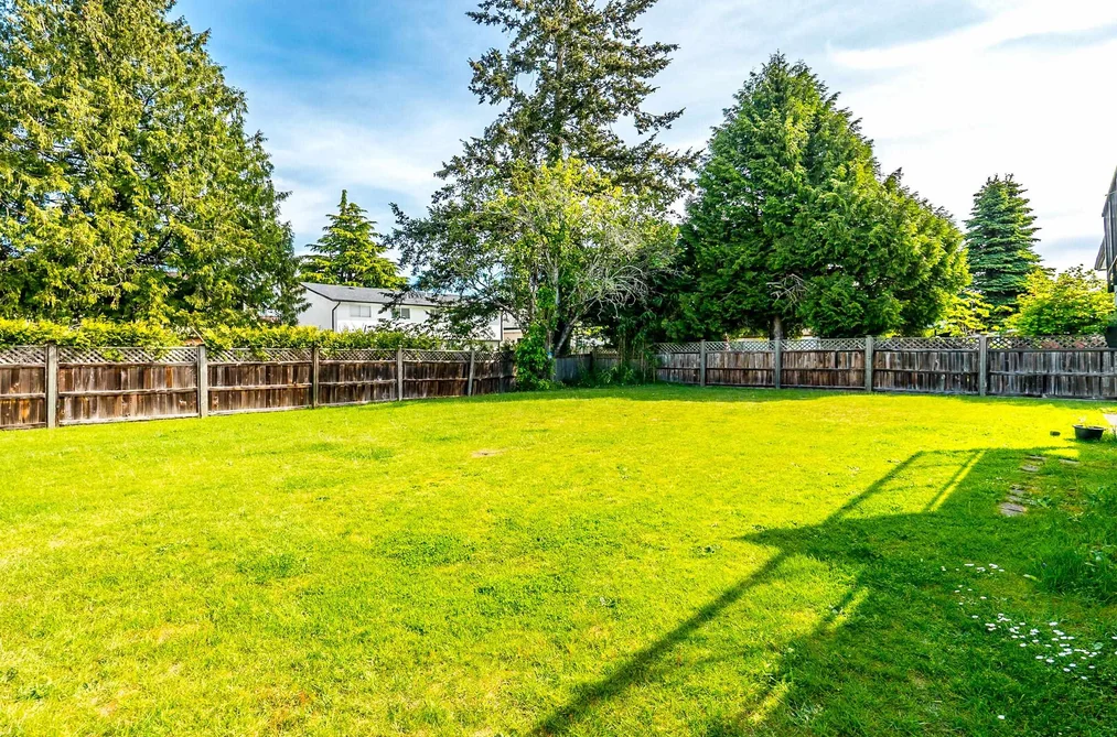 10531 ANAHIM DRIVE, Richmond BC V7A 3C6, Richmond BC — Residential Income for Sale - Photo 3