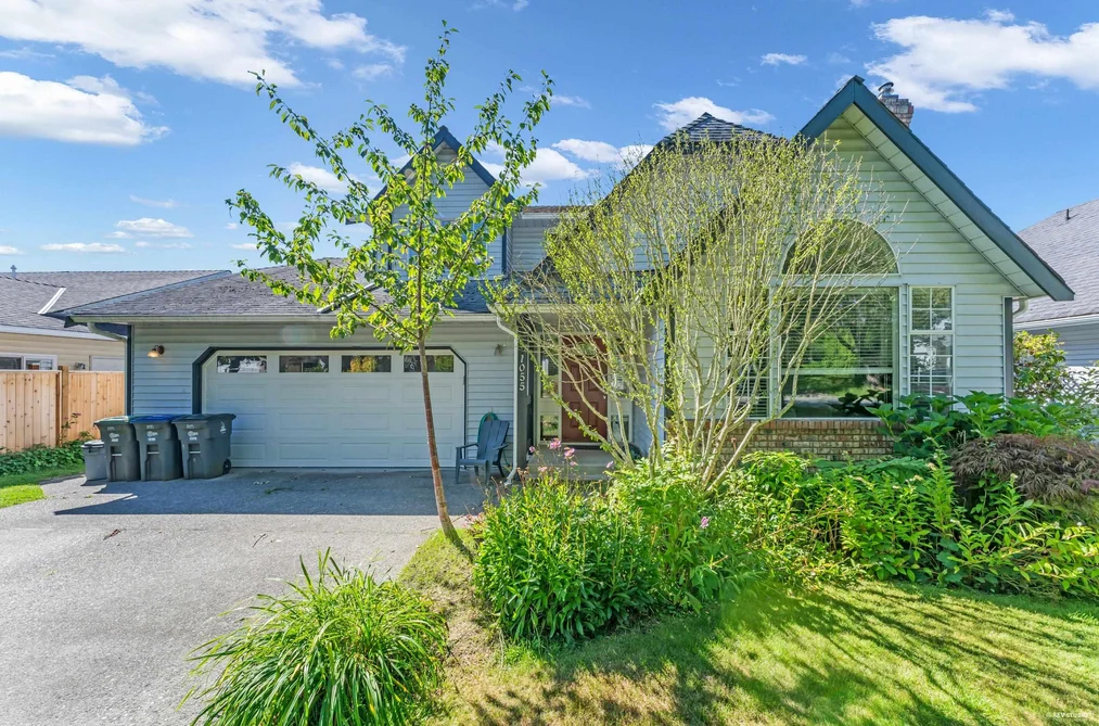 1055 163A STREET, Surrey BC V4A 8B3, Surrey BC — Residential for Sale - Photo 2