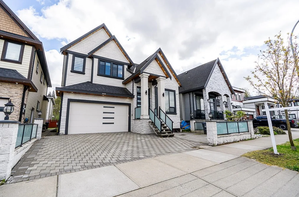House for sale at 10598 124 Street Surrey British Columbia - MLS: R3113979