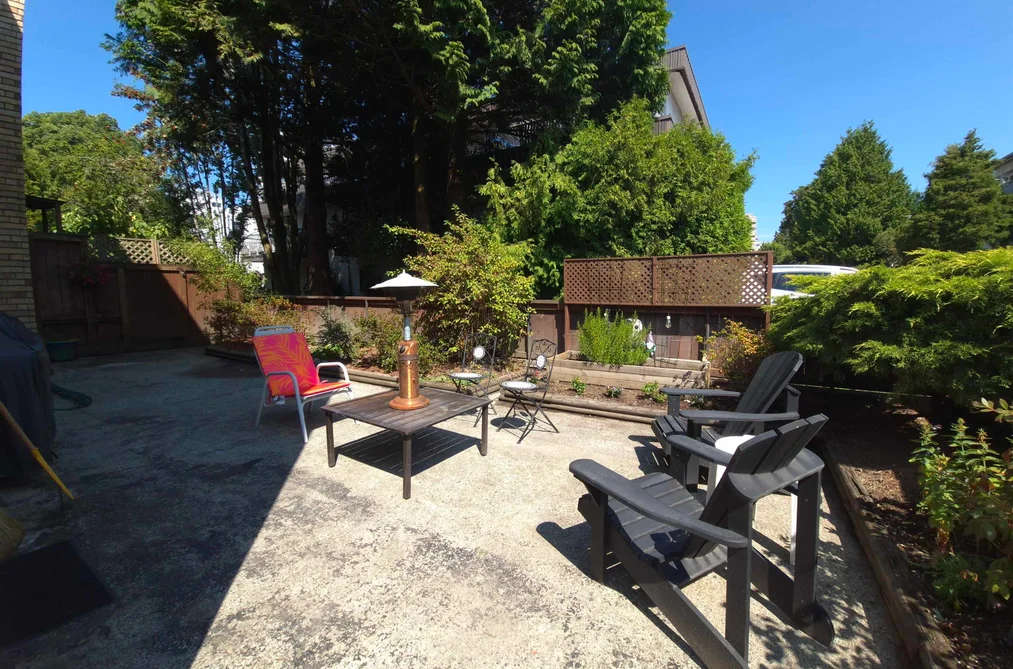 Condo for sale at 106 15265 Roper Avenue White Rock British Columbia - MLS: R3149782