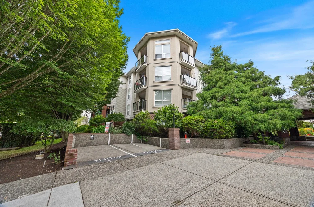 Condo for sale at 106 20239 Michaud Crescent Langley British Columbia - MLS: R3162770