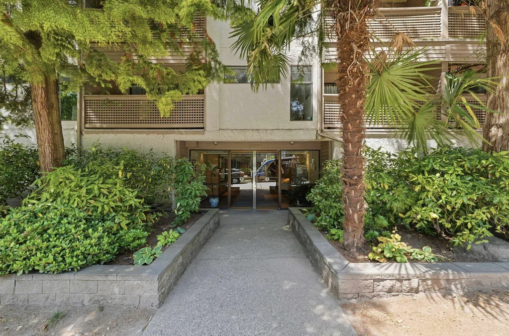 Condo for sale at 106 423 Agnes Street New Westminster British Columbia - MLS: R3131485