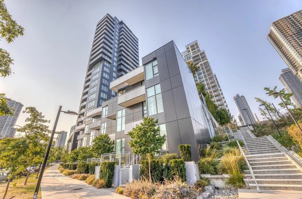Condo for sale at 106 4433 Alaska Street Burnaby British Columbia - MLS: R3156523