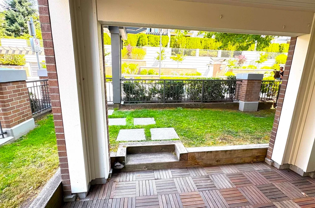 Condo for sale at 106 4788 Brentwood Drive Burnaby British Columbia - MLS: R3147842