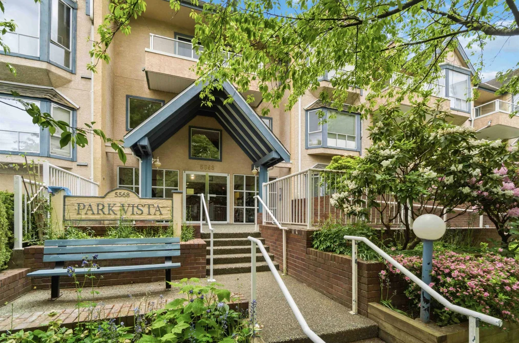 Condo for sale at 106 5568 Barker Avenue Burnaby British Columbia - MLS: R3124232