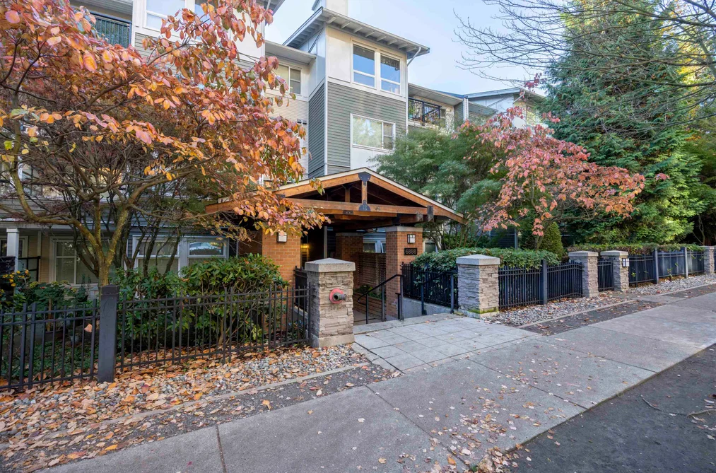 6888 Southpoint Dr Unit 106, Burnaby, BC - MLS: R3177975