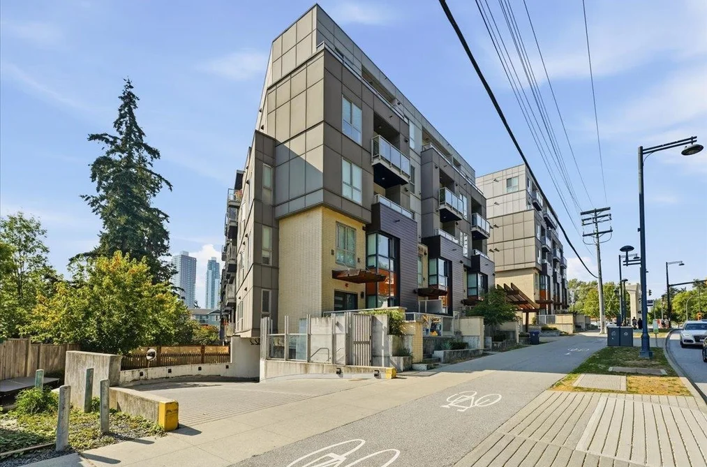 Condo for sale at 106 9689 140 Street Surrey British Columbia - MLS: R3151095