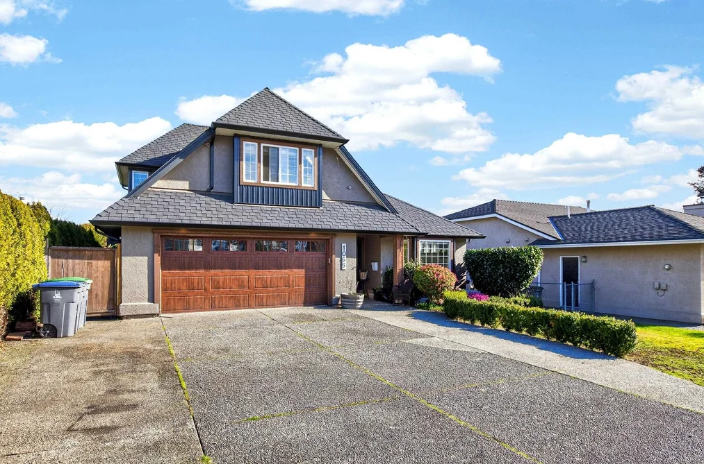House for sale at 1065 King George Boulevard Surrey British Columbia - MLS: R3168279