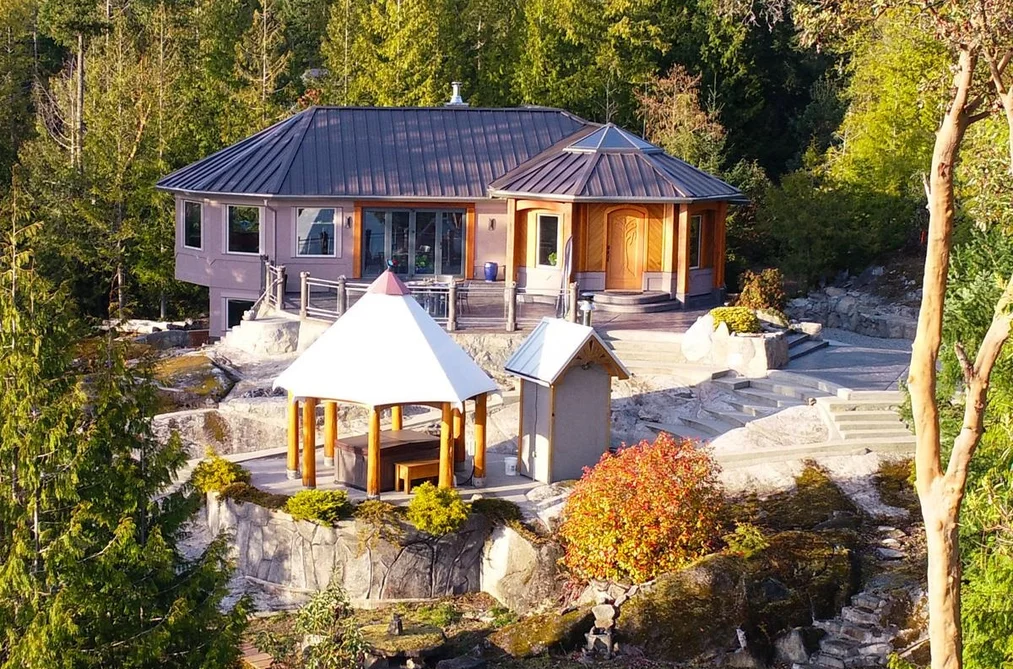 House for sale at 10664 Wood Bay Heights Road Halfmoon Bay British Columbia - MLS: R3121667