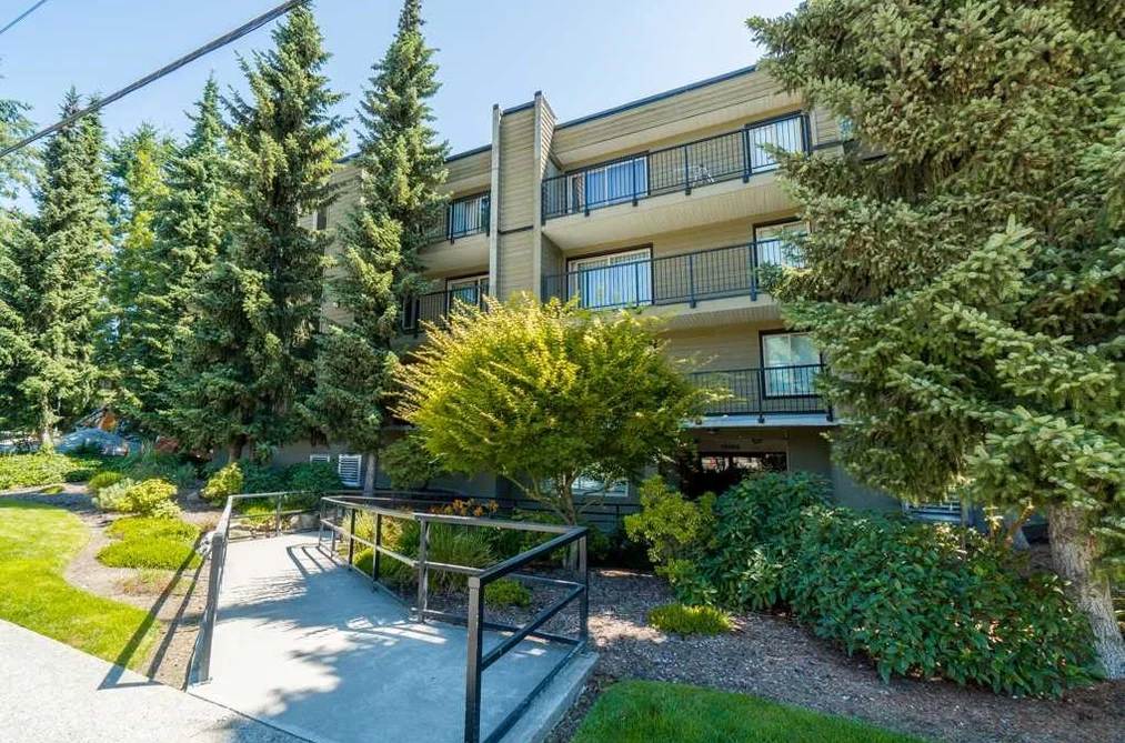 Condo for sale at 107 10468 148th Street Surrey British Columbia - MLS: R3161888