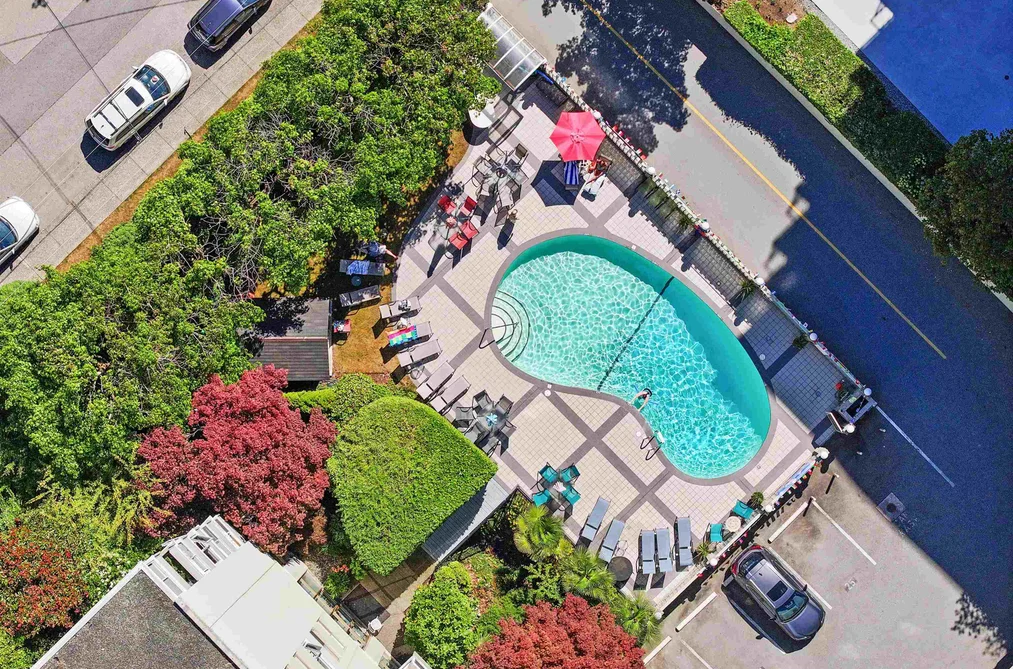 Condo for sale at 107 1425 Esquimalt Avenue West Vancouver British Columbia - MLS: R3140081