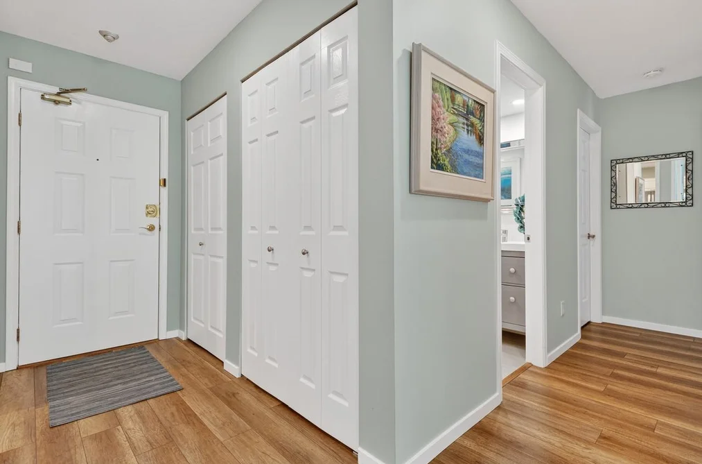 107 14950 THRIFT AVENUE, White Rock BC V4B 2J9, White Rock BC — Residential for Sale - Photo 2