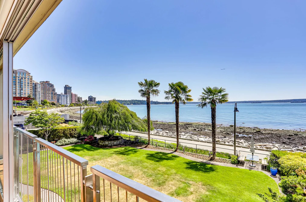 Condo for sale at 107 150 24 Street West Vancouver British Columbia - MLS: R3136301