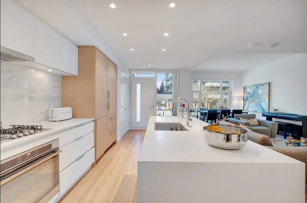 107 1500 FERN STREET, North Vancouver BC V7J 0E6, North Vancouver BC — Residential for Sale - Photo 3