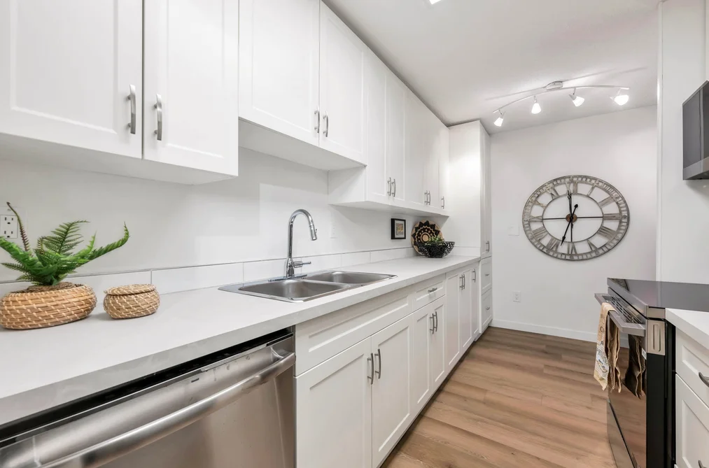 Condo for sale at 107 15020 North Bluff Road White Rock British Columbia - MLS: R3086751