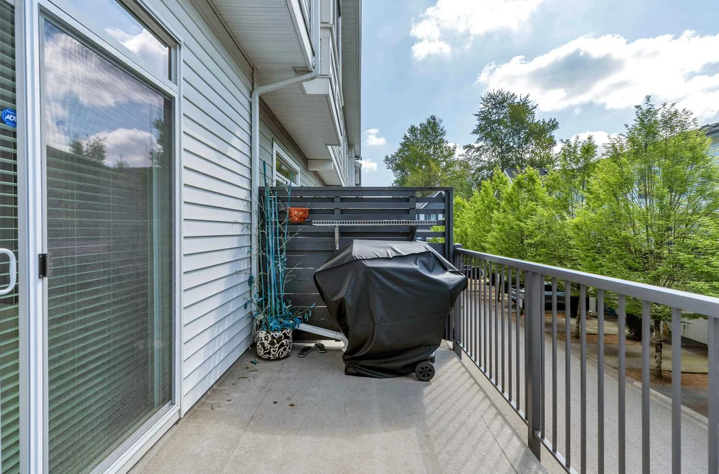 107 15230 GUILDFORD DRIVE, Surrey BC V3R 0C8, Surrey BC — Residential for Sale - Photo 4