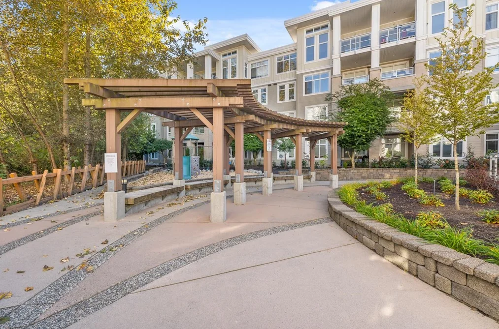 Condo for sale at 107 15428 31 Avenue Surrey British Columbia - MLS: R3154071