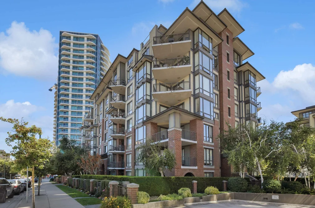 Condo for sale at 107 1551 Foster Street White Rock British Columbia - MLS: R3090484