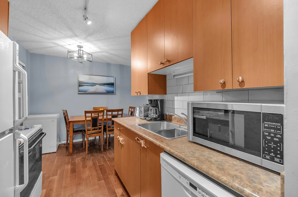 107 170 E 3RD STREET, North Vancouver BC V7L 1E6, North Vancouver BC — Residential for Sale - Photo 2