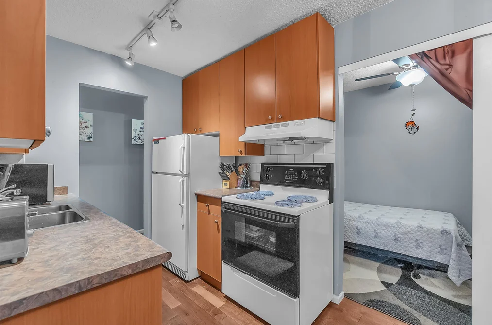 107 170 E 3RD STREET, North Vancouver BC V7L 1E6, North Vancouver BC — Residential for Sale - Photo 4