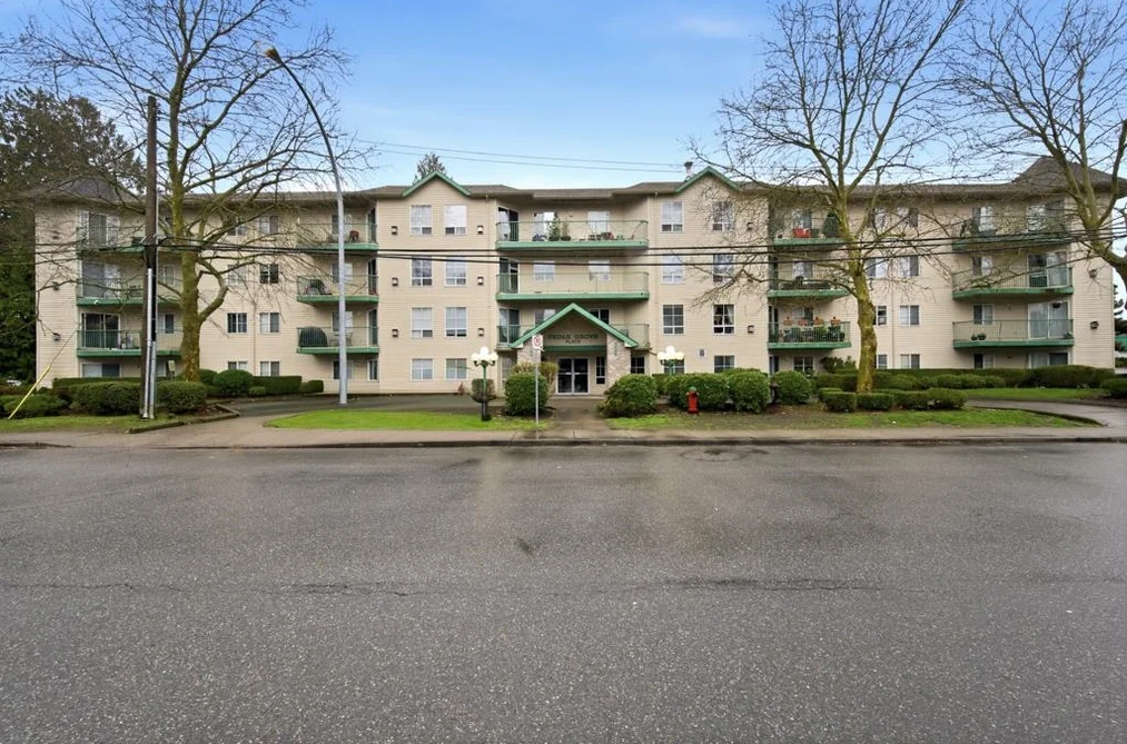 Condo for sale at 107 2435 Center Street Abbotsford British Columbia - MLS: R3102825
