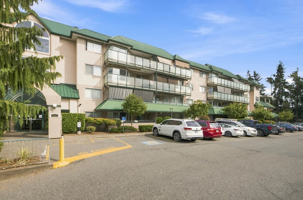 Condo for sale at 107 2962 Trethewey Street Abbotsford British Columbia - MLS: R3161156