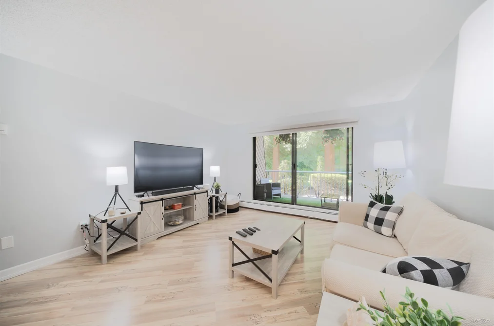 107 3911 CARRIGAN CRESCENT, Burnaby BC V3N 4J7, Burnaby BC — Residential for Sale - Photo 2