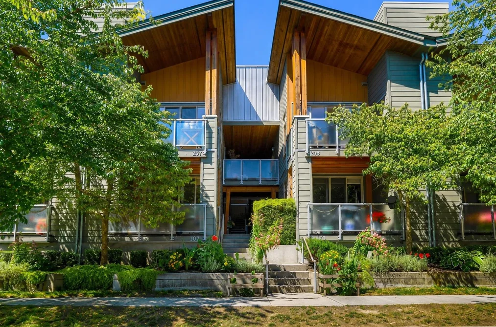 Condo for sale at 107 40147 Government Road Squamish British Columbia - MLS: R3152372