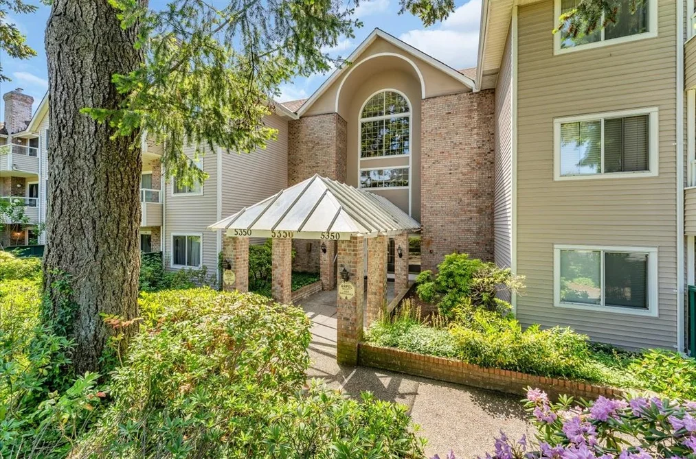 Condo for sale at 107 5350 Victory Street Burnaby British Columbia - MLS: R3129524
