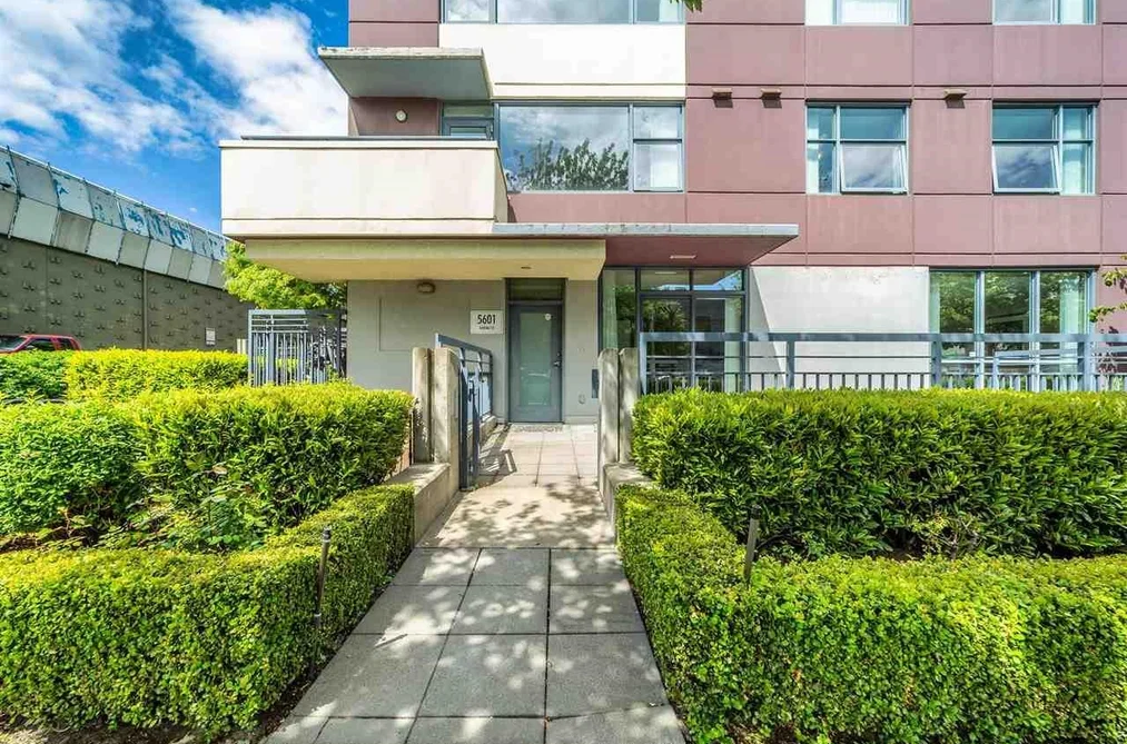 Townhouse for sale at 107 5601 Goring Street Burnaby British Columbia - MLS: R3160110
