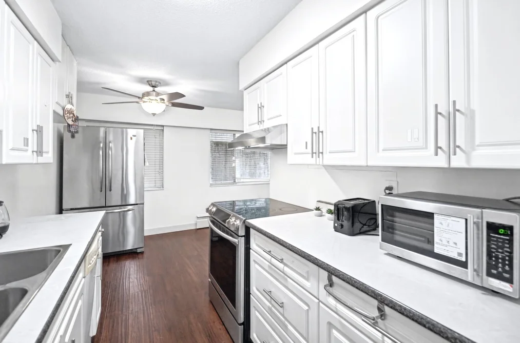 107-815 Fourth Avenue, New Westminster, BC - Condo for Sale - Photo 4 of 27 107-815 Fourth Avenue, New Westminster, BC - Condo for Sale - Photo 4 of 27