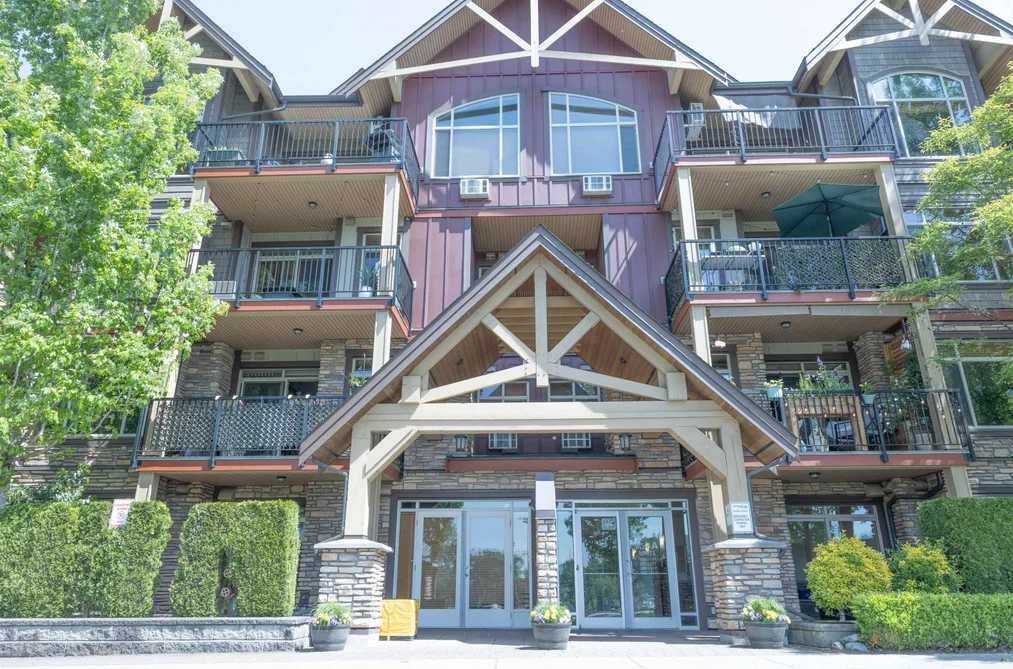 Condo for sale at 107 8328 207a Street Langley British Columbia - MLS: R3131354