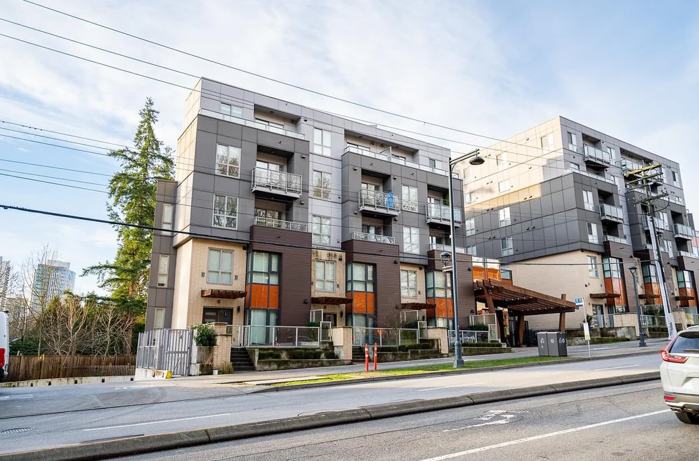 Condo for sale at 107 9689 140 Street Surrey British Columbia - MLS: R3078416