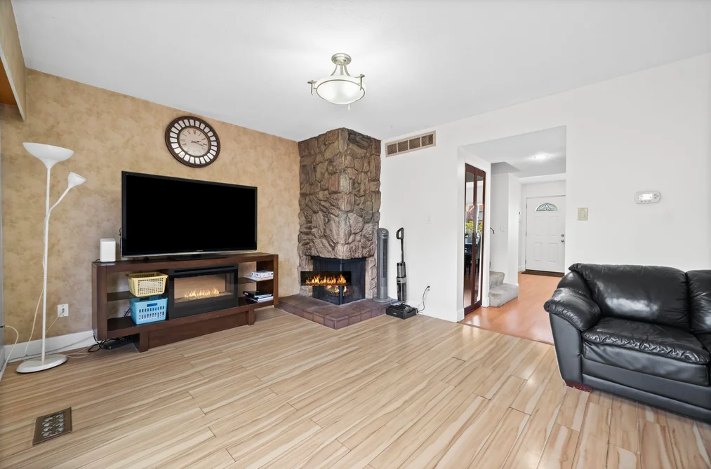 107-9700 Glenacres Drive, Richmond, BC - Townhouse for Sale - Photo 14 of 28 107-9700 Glenacres Drive, Richmond, BC - Townhouse for Sale - Photo 14 of 28
