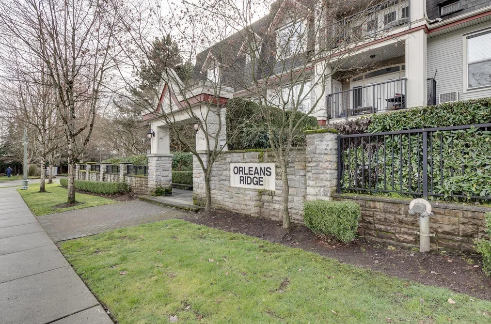 Condo for sale at 107 976 Adair Avenue Coquitlam British Columbia - MLS: R3098164