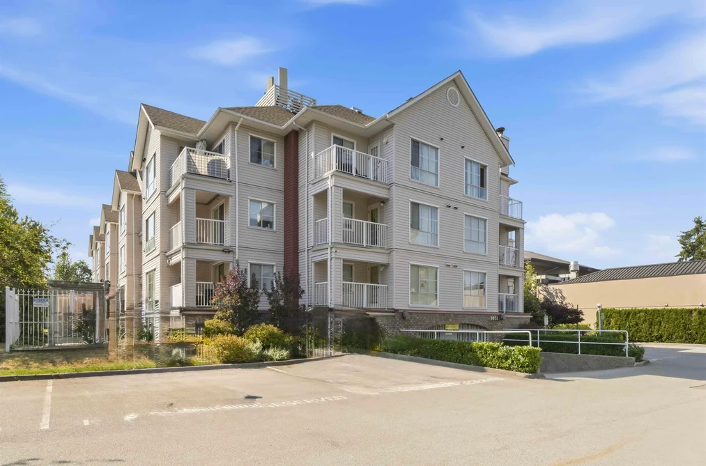 Condo for sale at 107 9951 152 Street Surrey British Columbia - MLS: R3155191