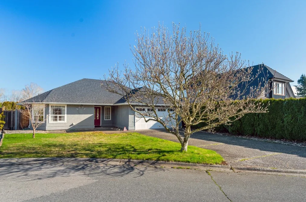 House for sale at 1071 King George Boulevard Surrey British Columbia - MLS: R3115265