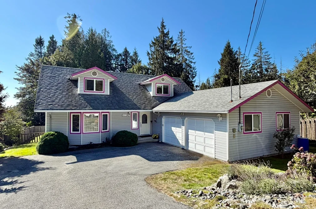 House for sale at 1073 Grandview Road Gibsons British Columbia - MLS: R3168377