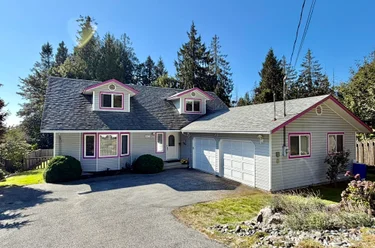 1073 Grandview Rd, Gibsons, BC - MLS: R3168377